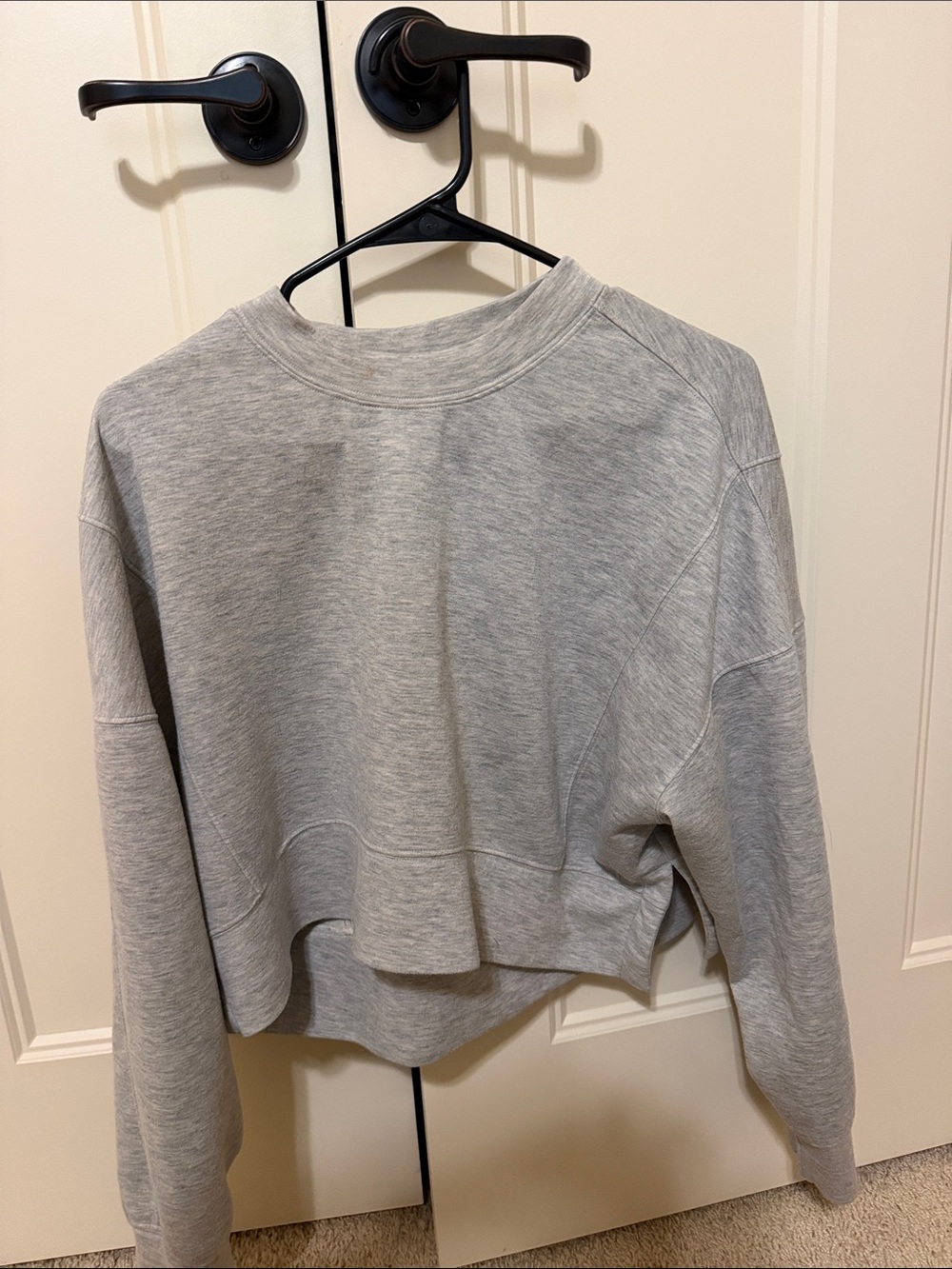 Abercrombie YBP cropped sweatshirt